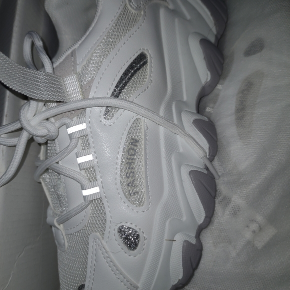 Ladies sneakers new - Picture 3 of 6